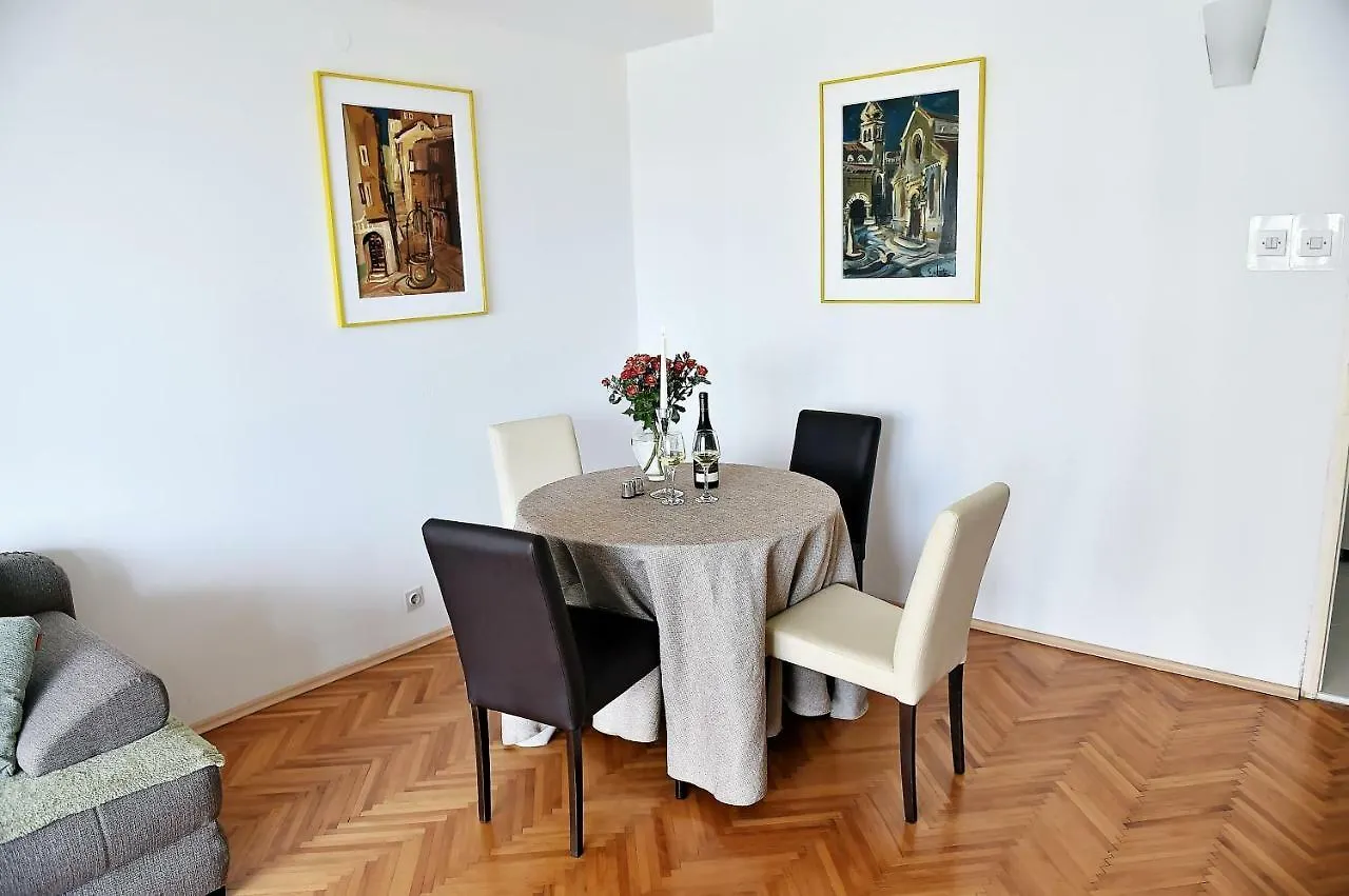 Fran Green & Blue Apartment Rijeka Croatia