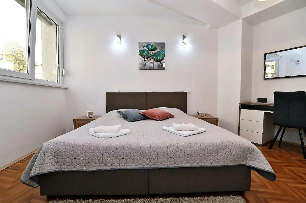 Fran Green & Blue Apartment Rijeka