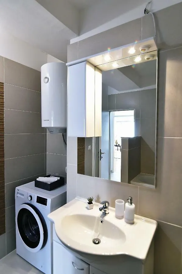 Fran Green & Blue Apartment Rijeka Croatia